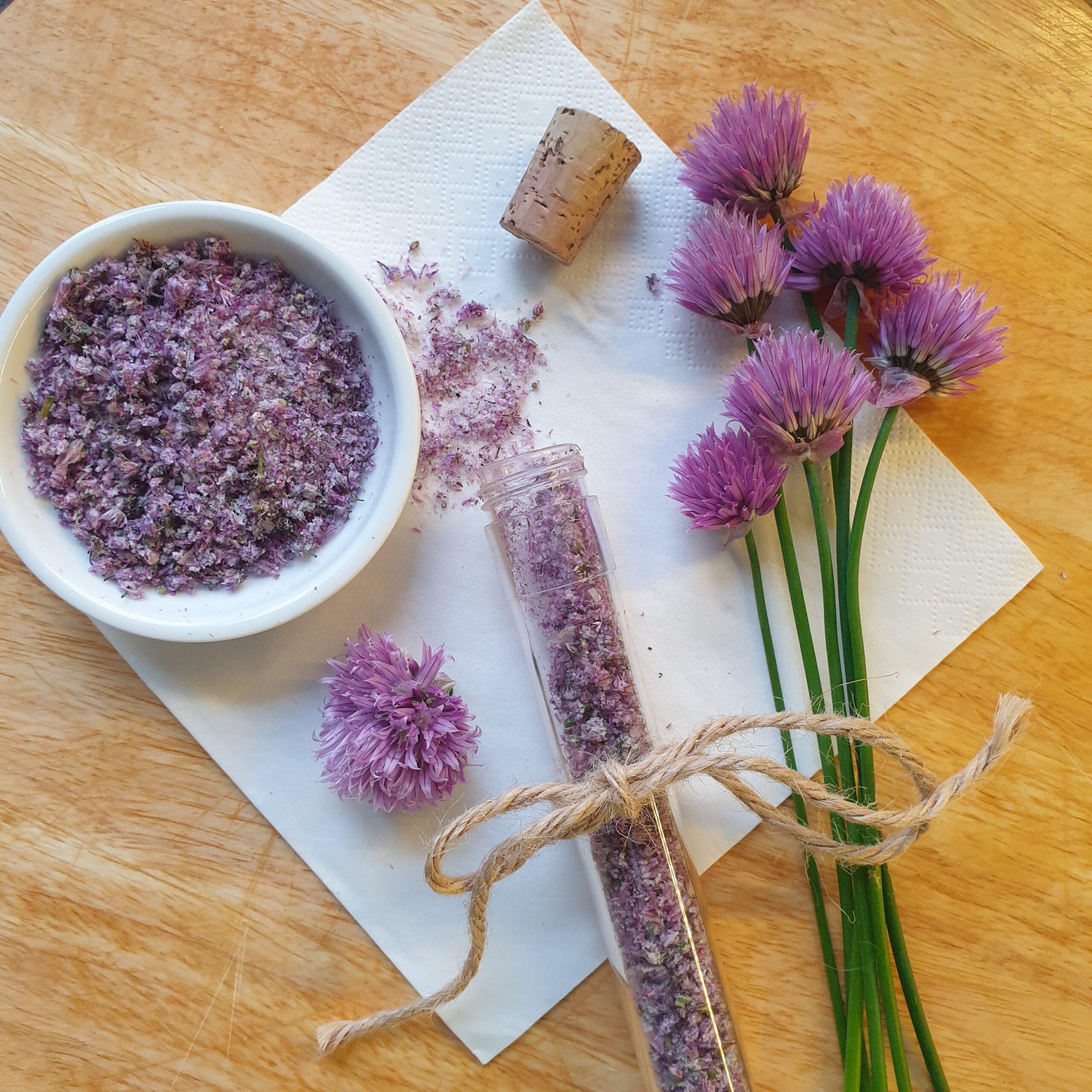 Schnittlauch Blüten Salz